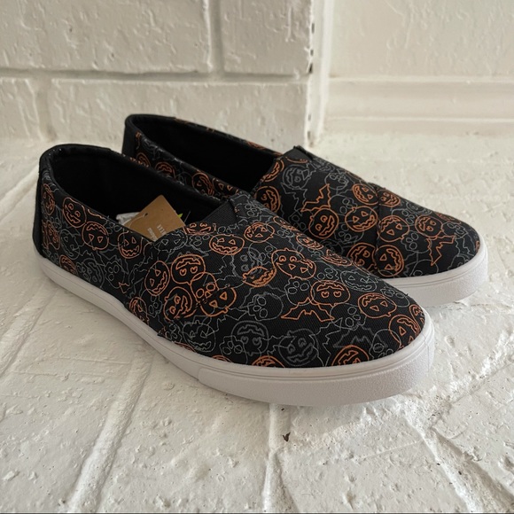 Tommy Bahama Shoes - NEW Tommy Bahama Halloween Glow In The Dark Slip-on Shoes